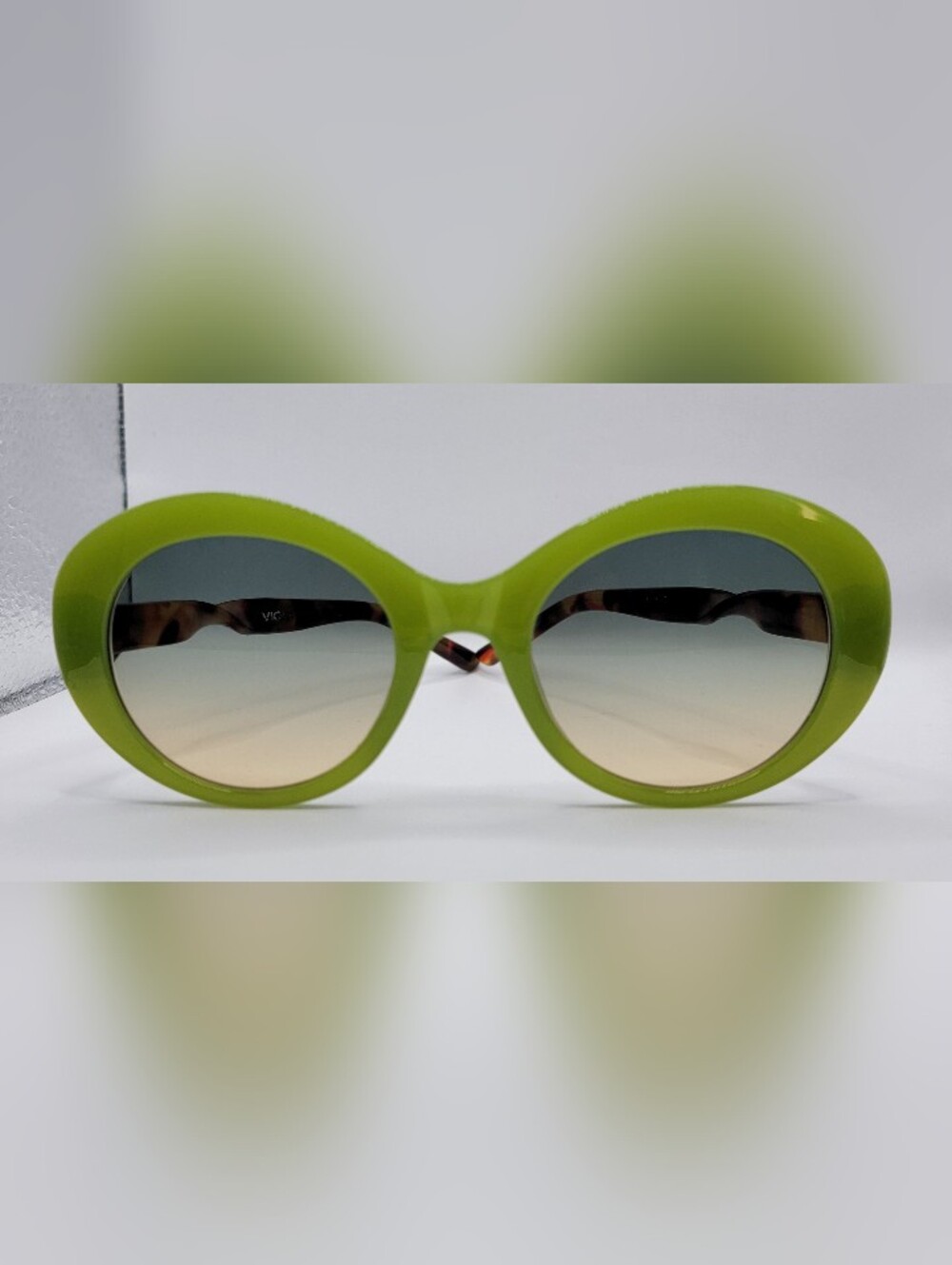 Y2K 60s Design Round Oversized Green Frame Sunglasses Tortoise Arms with a Twist